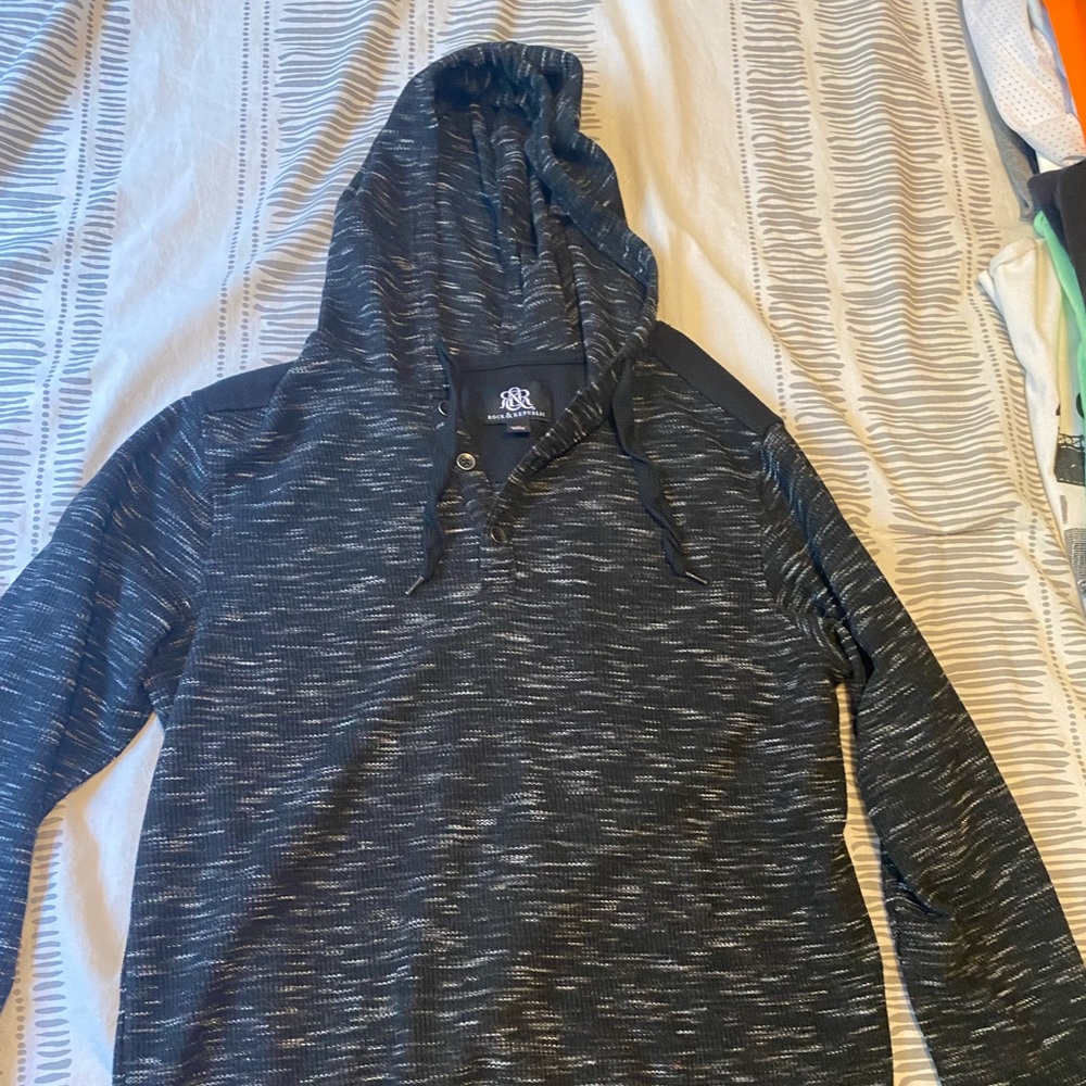 Long sleeve with hoodie